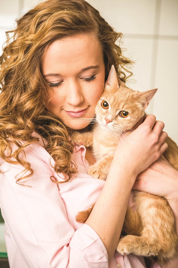 girl_and_cat