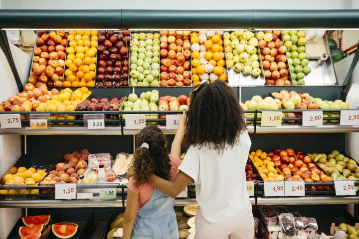 groceries 1330898205_Getty_RF_HiRes.jpg