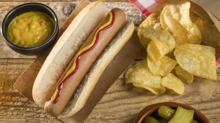 Health_hot-dog-with-pickles-chips.jpg